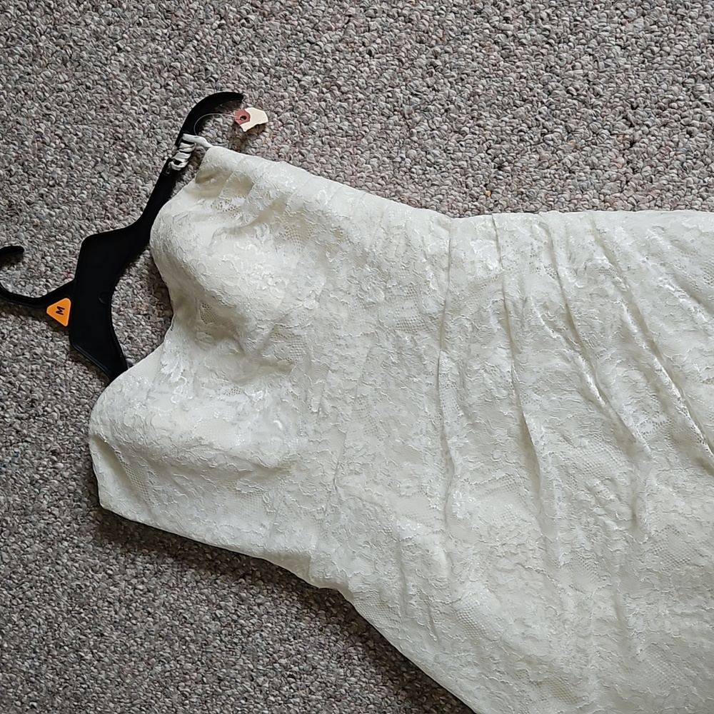 NWOT David's Lace Flore Length Wedding Dress. - Picture 7 of 16